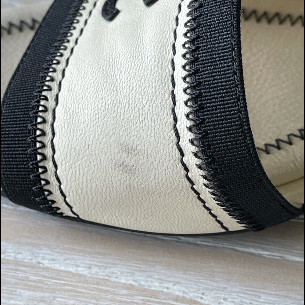 CHANEL White Leather Embroidered CC Slide Mules 39 - Picture 11 of 14